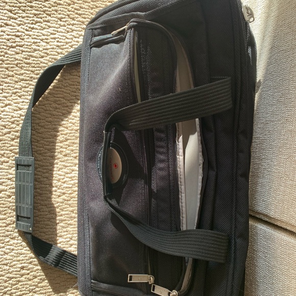 Air Canada Carry on bag - Picture 3 of 3